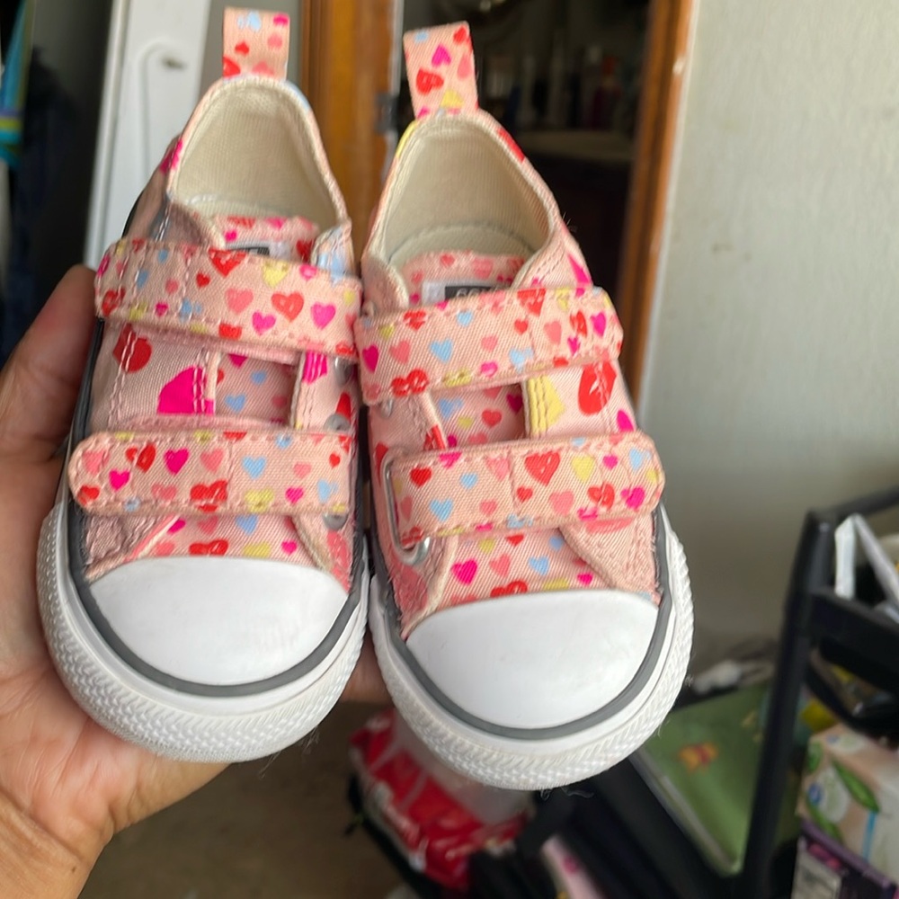 Converse toddler girls size 5